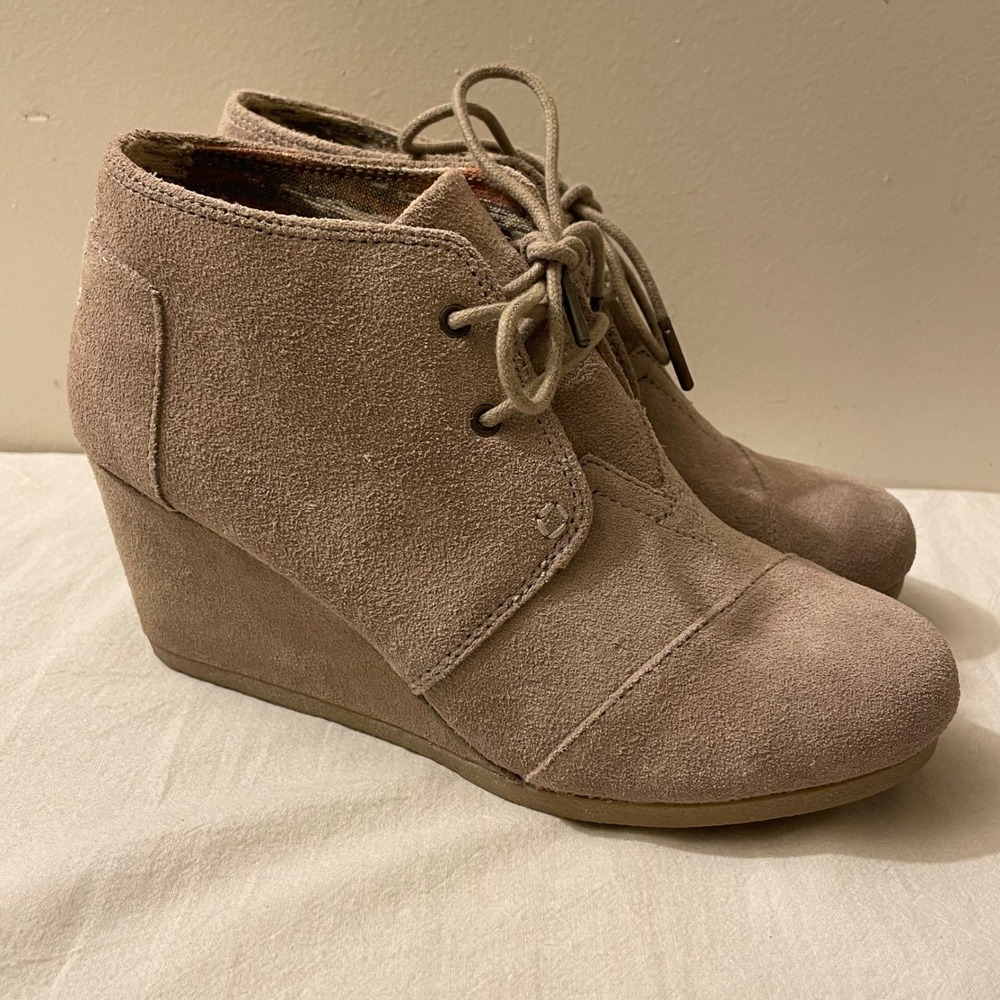 TOMS Womens‎ Size 8 Tan Suede Lace Up Wedge Ankle Booties